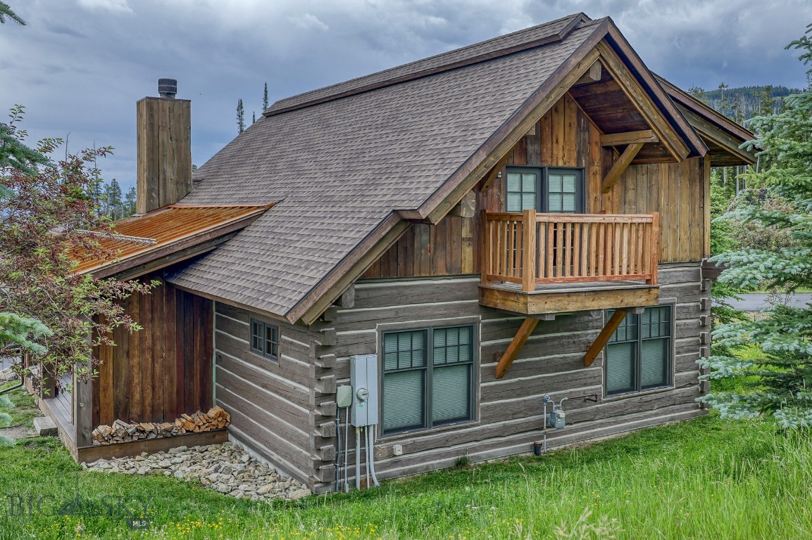 18 Manitou Property Photo 36