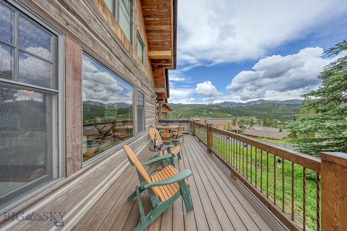 18 Manitou Property Photo 40
