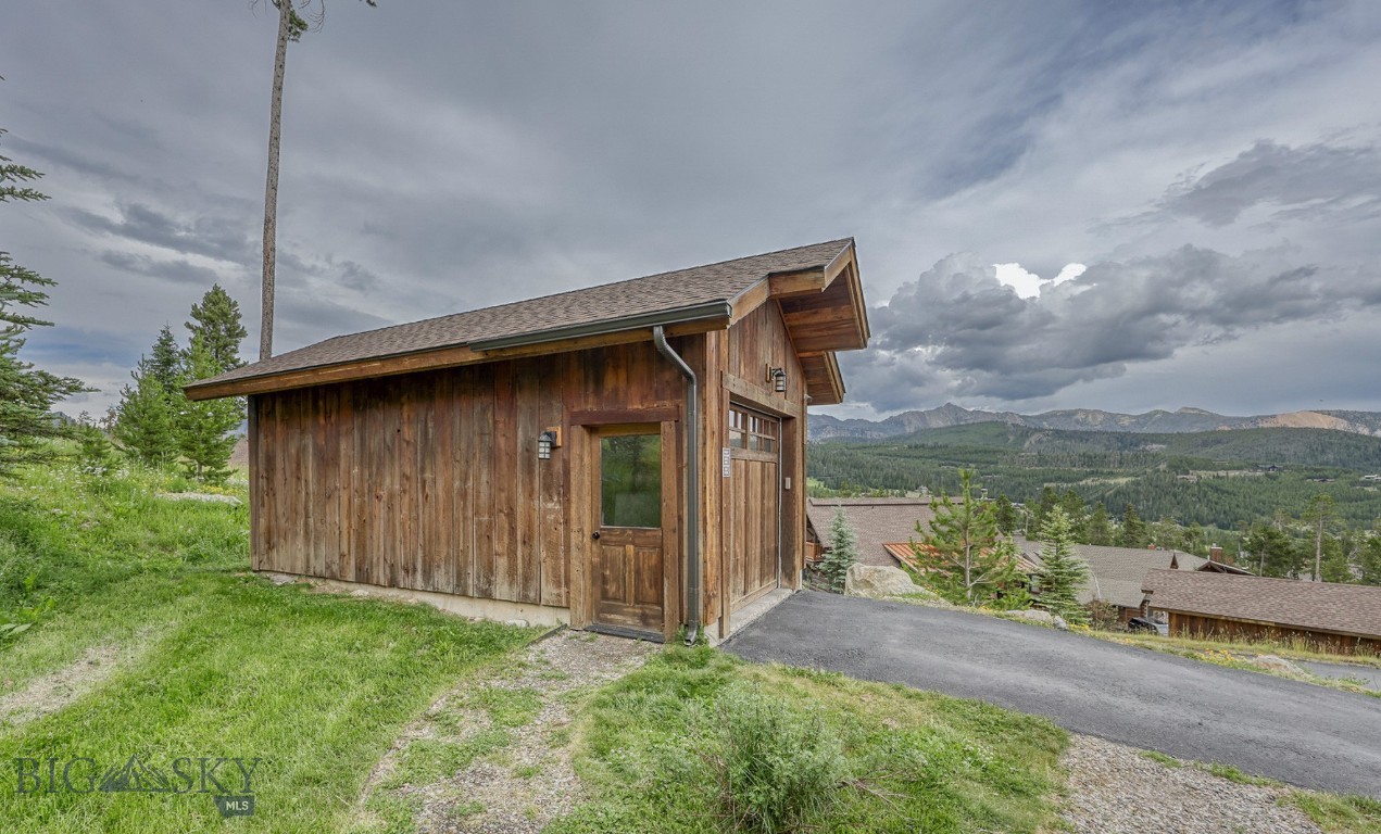 18 Manitou Property Photo 50