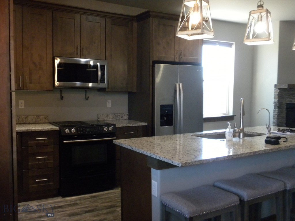 54 Western Larch Property Photo 5
