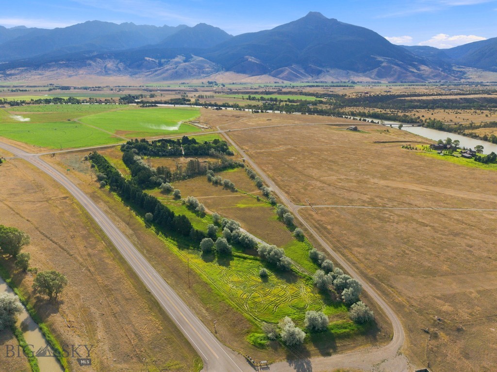 15 Shelter Belt Property Photo 2