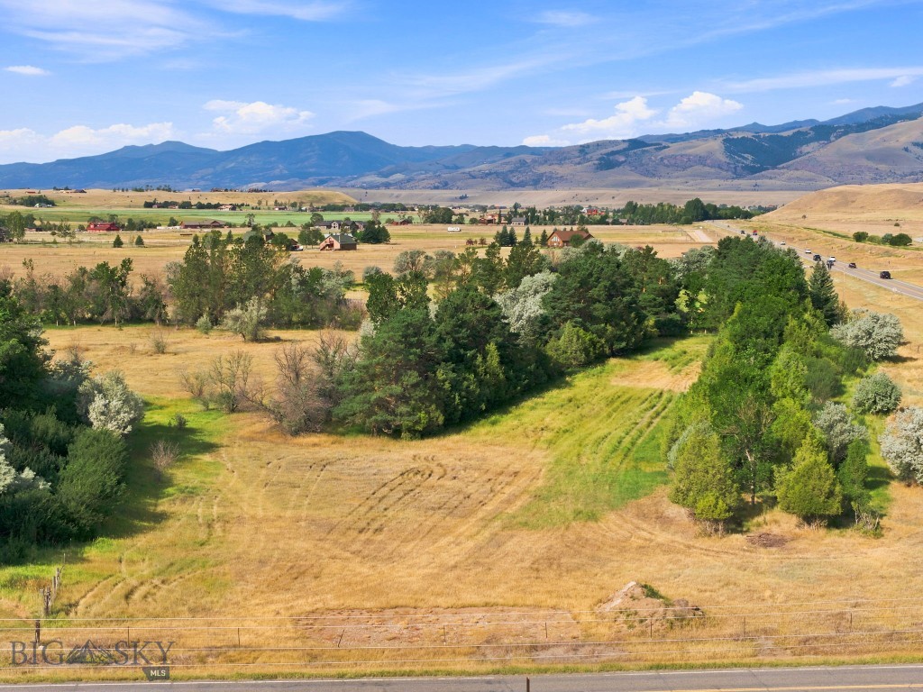 15 Shelter Belt Property Photo 4