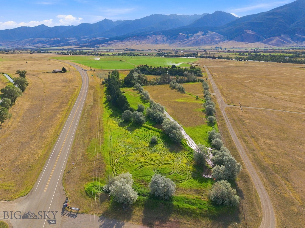 15 Shelter Belt Property Photo 16