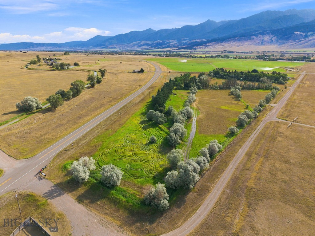 15 Shelter Belt Property Photo 17
