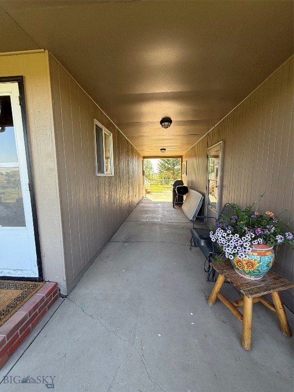 2606 N 17th Road Property Photo 5