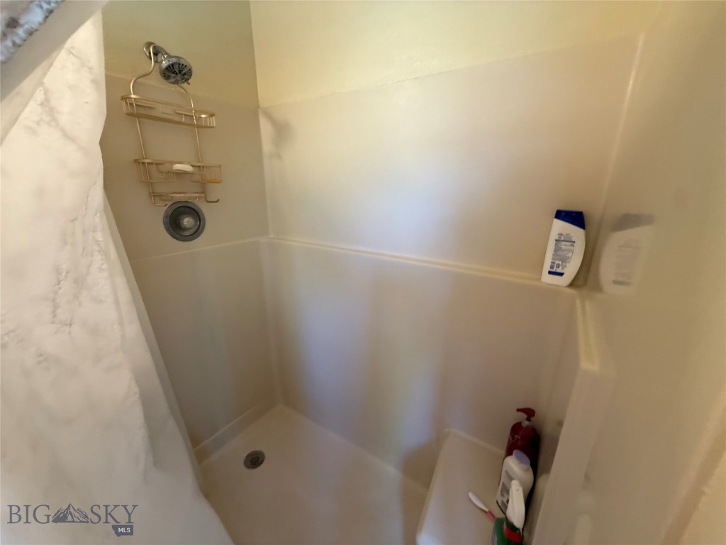 2606 N 17th Road Property Photo 18
