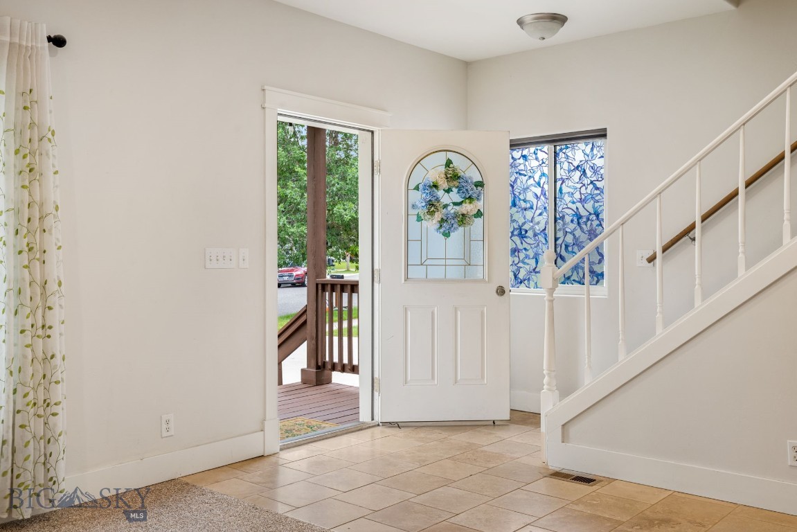 309 Woodman Drive Property Photo 6