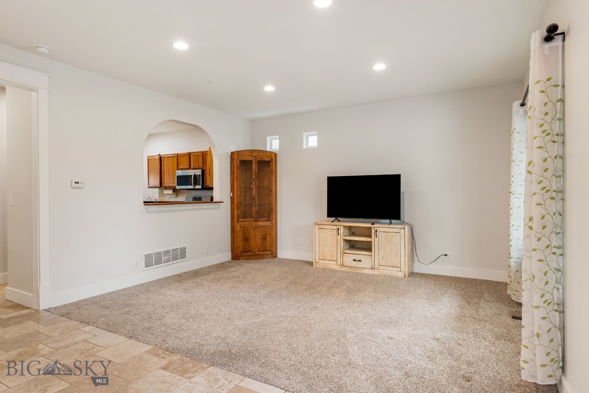 309 Woodman Drive Property Photo 8