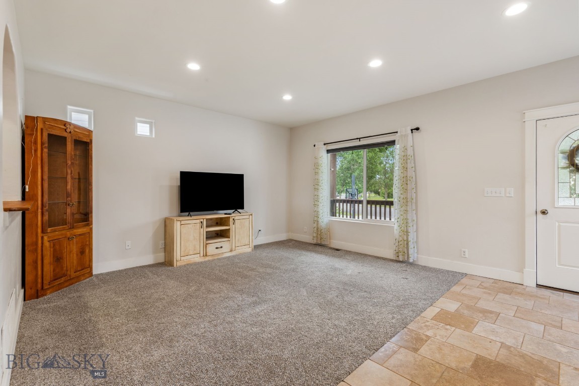 309 Woodman Drive Property Photo 11