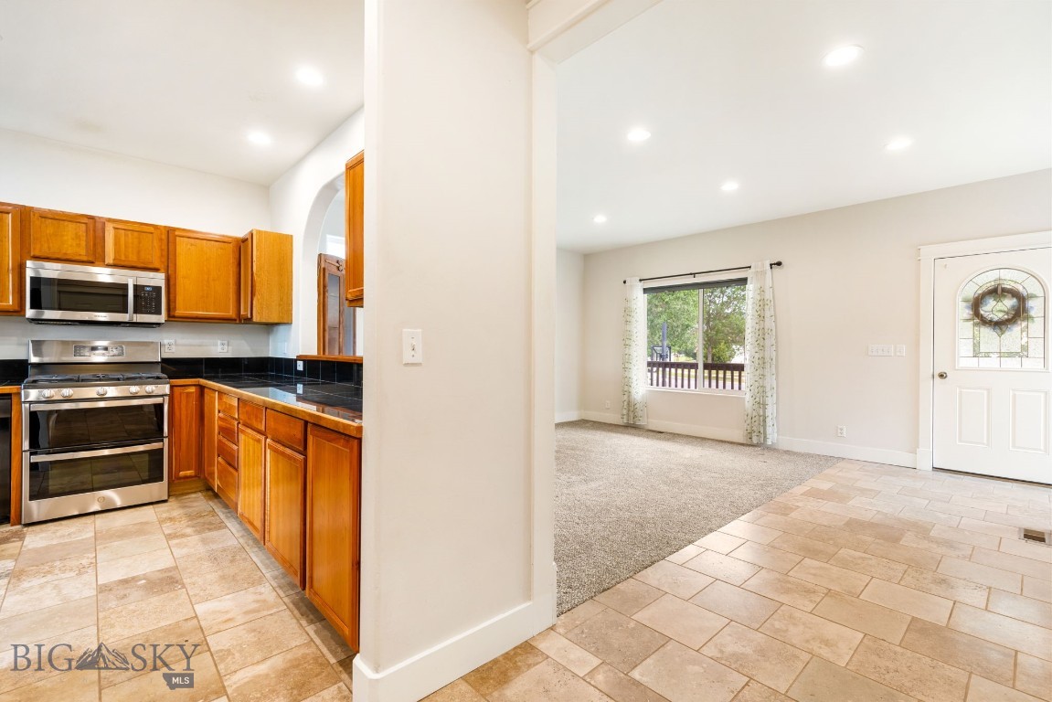 309 Woodman Drive Property Photo 12