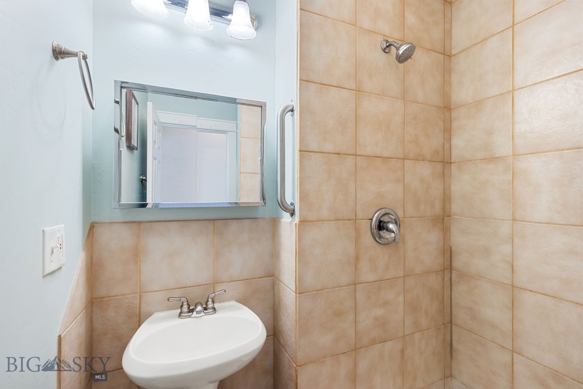 309 Woodman Drive Property Photo 22