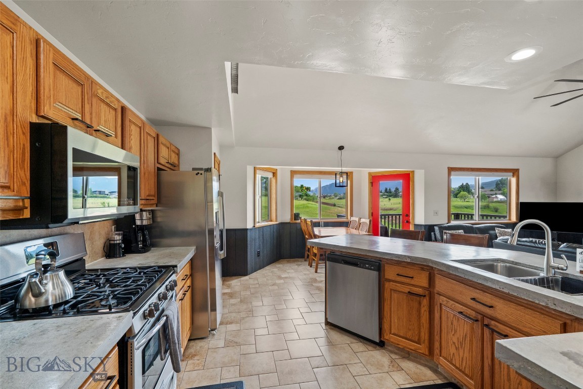 455 Dulohery Lane Property Photo 39