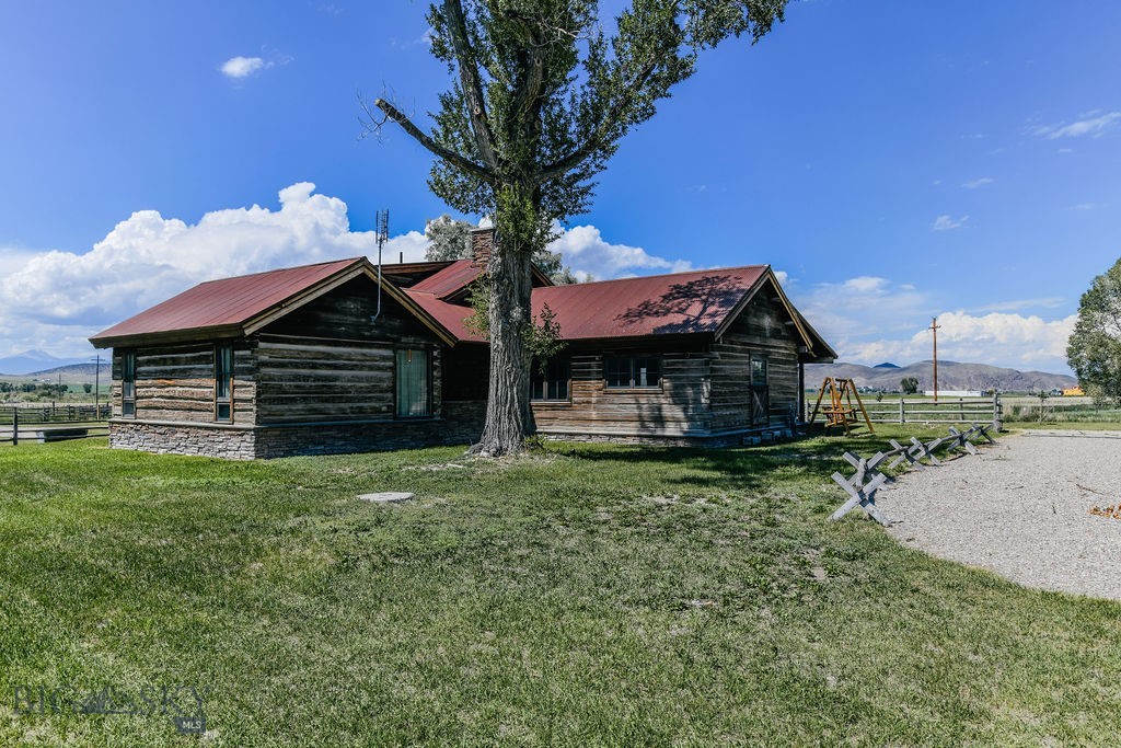 1100 Carrigan Property Photo 7
