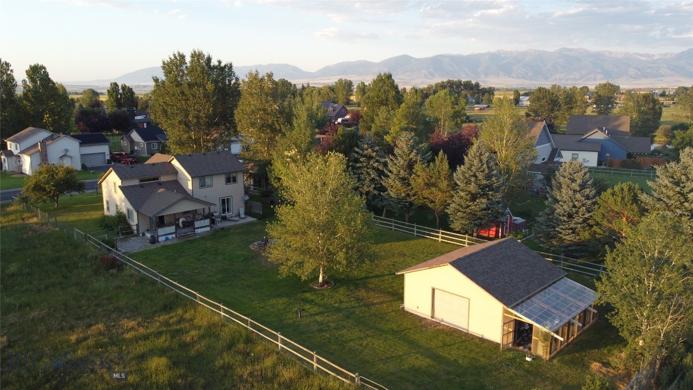 218 East Tobiano Trail Property Photo 2