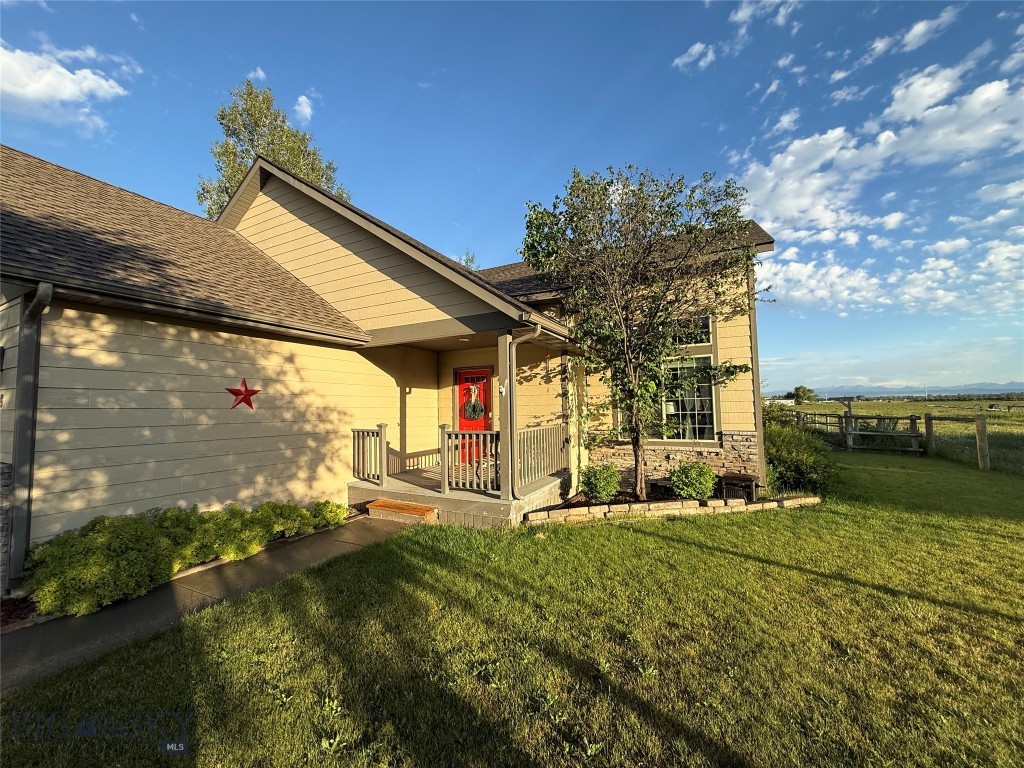 218 East Tobiano Trail Property Photo 8