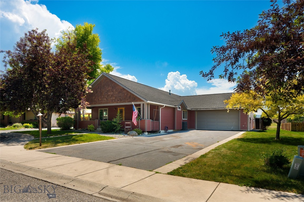 64 E Clara Court Property Photo 2