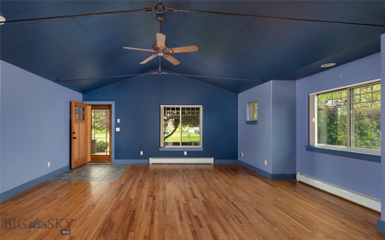 64 E Clara Court Property Photo 6