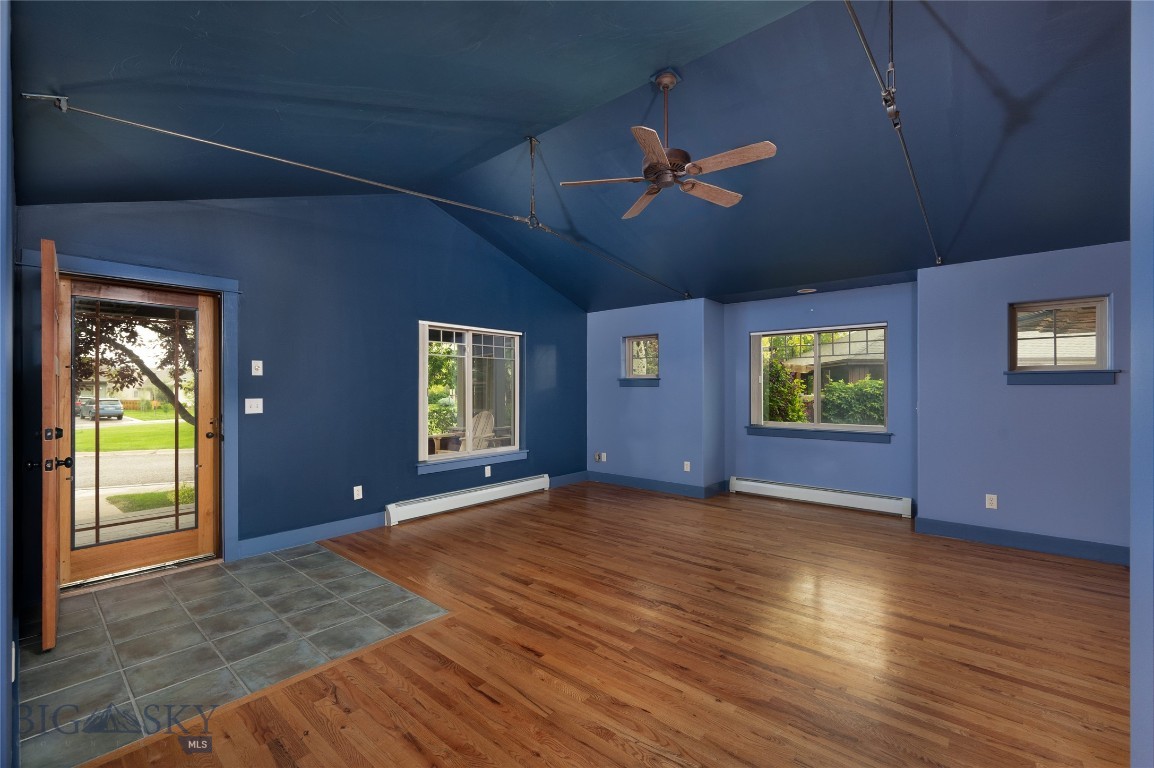 64 E Clara Court Property Photo 7