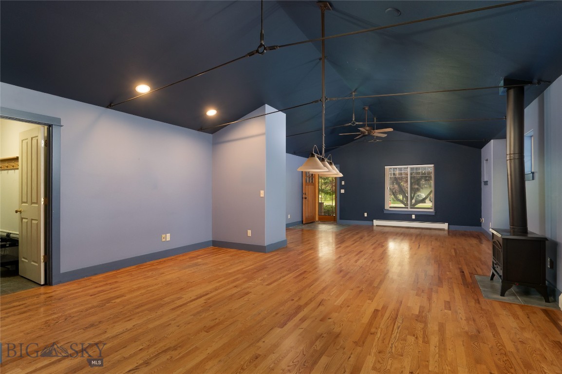 64 E Clara Court Property Photo 11
