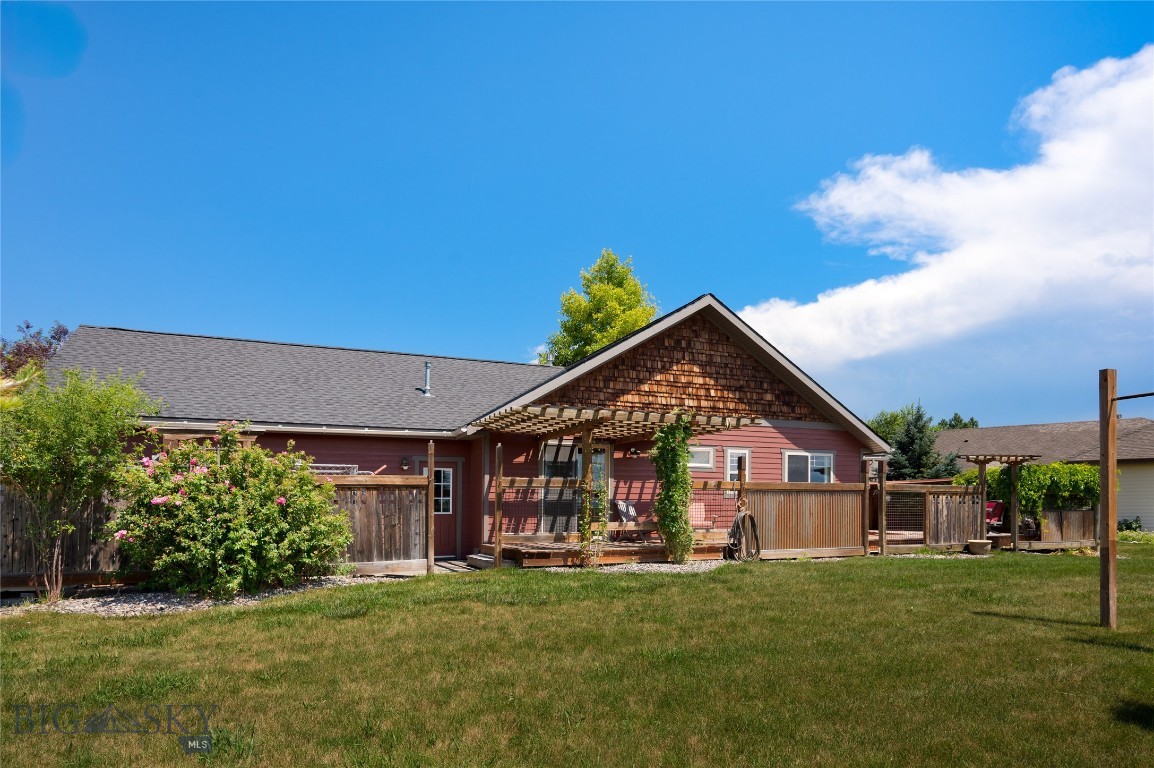 64 E Clara Court Property Photo 15
