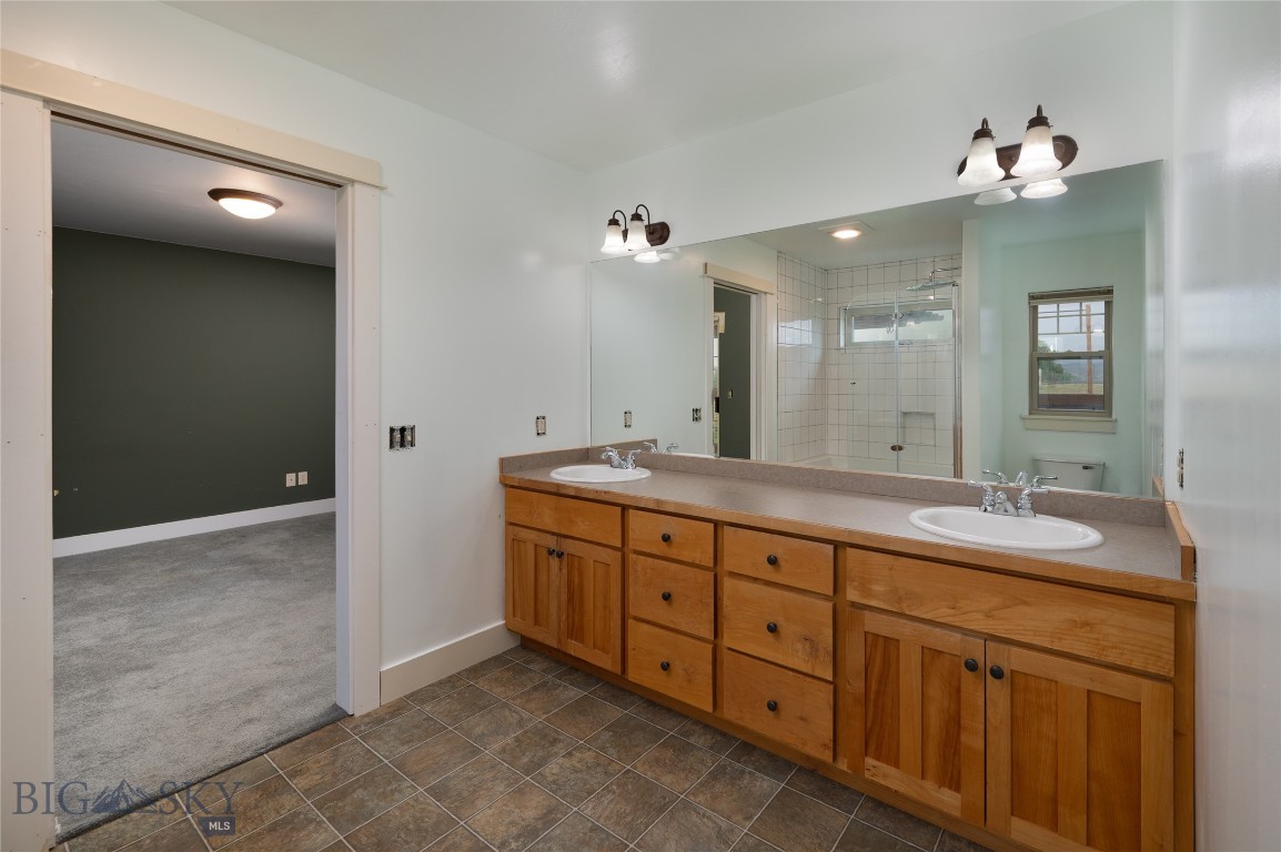 64 E Clara Court Property Photo 26