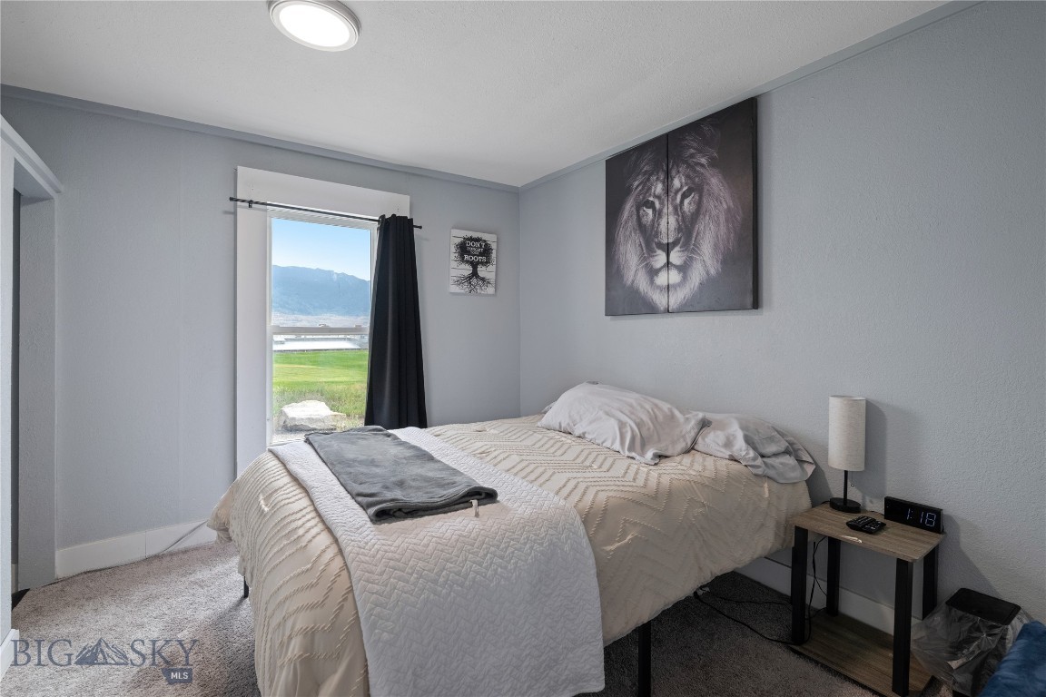 406 E Mercury Property Photo 15