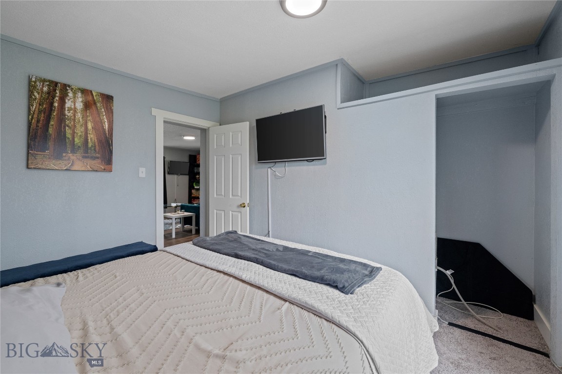 406 E Mercury Property Photo 17