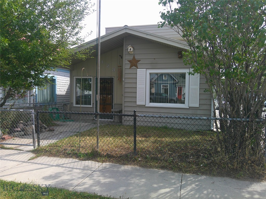 423 Alder Street Property Photo 1