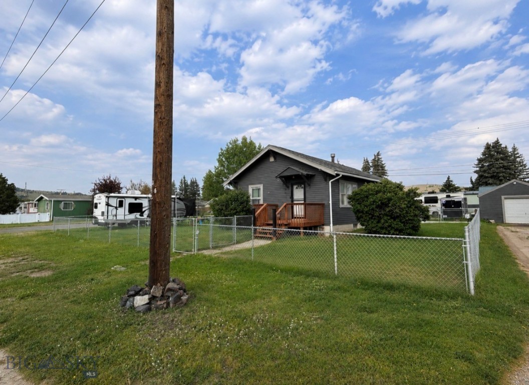 2665 Placer Street Property Photo 1