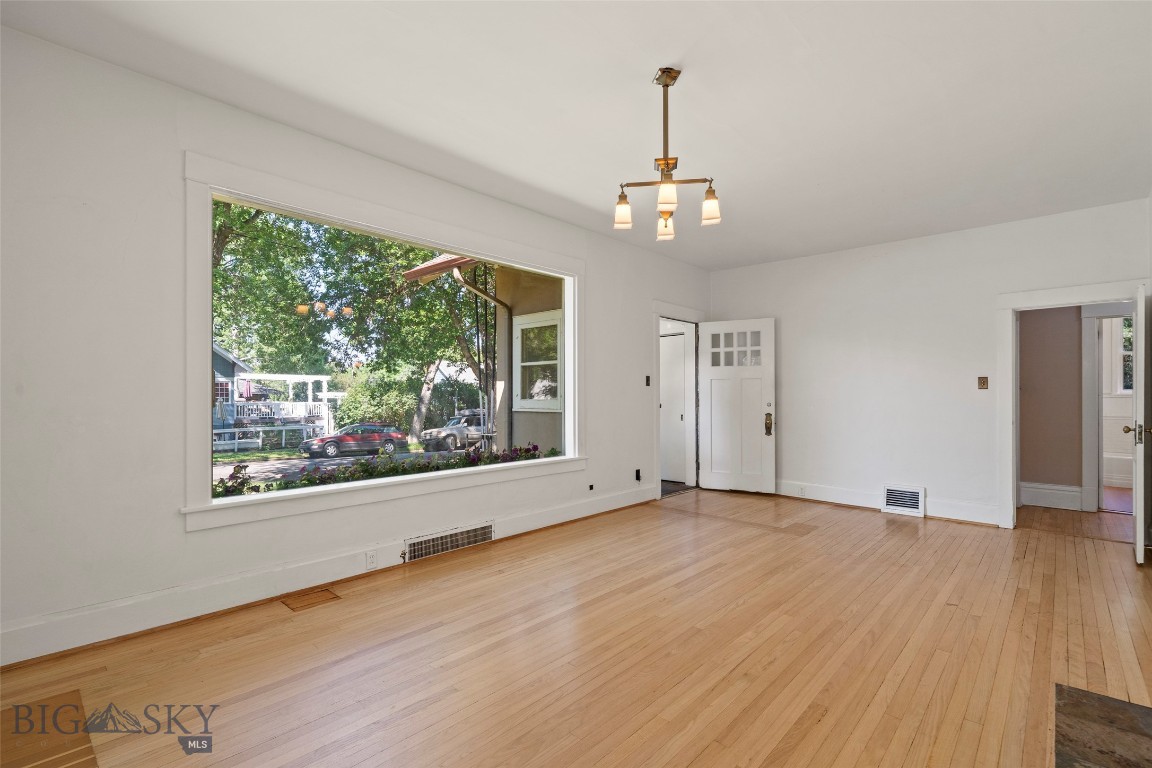 902 S 3rd Avenue Property Photo 8