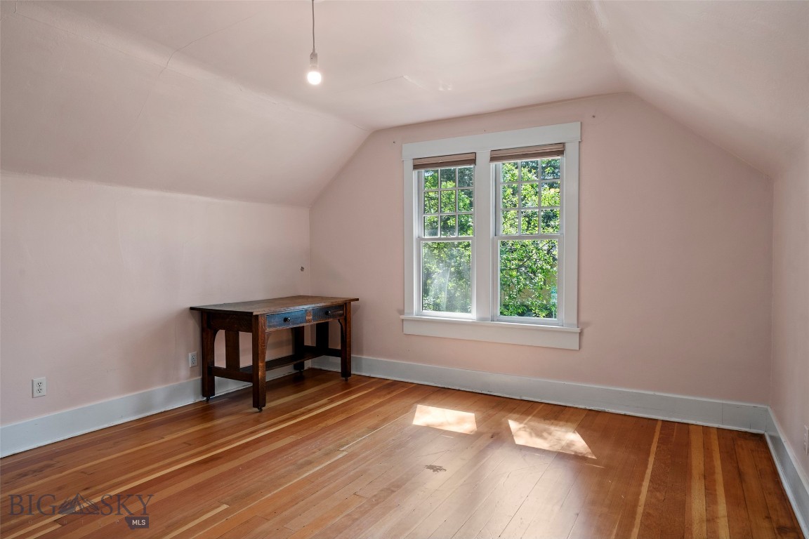 902 S 3rd Avenue Property Photo 35