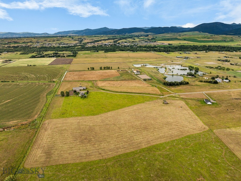 1687 Cottontail Road Property Photo 13