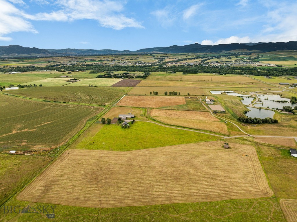 1687 Cottontail Road Property Photo 14