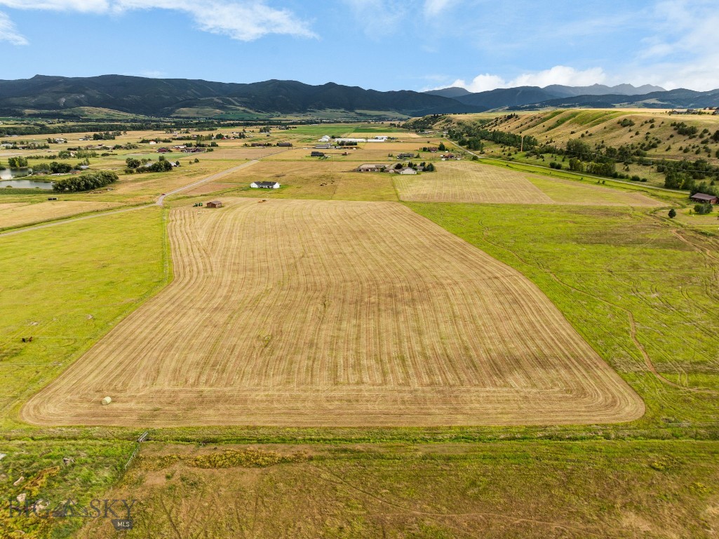 1687 Cottontail Road Property Photo 20
