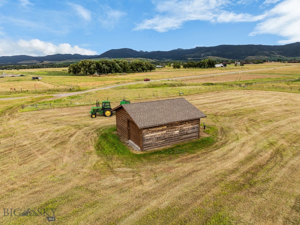 1687 Cottontail Road Property Photo 35