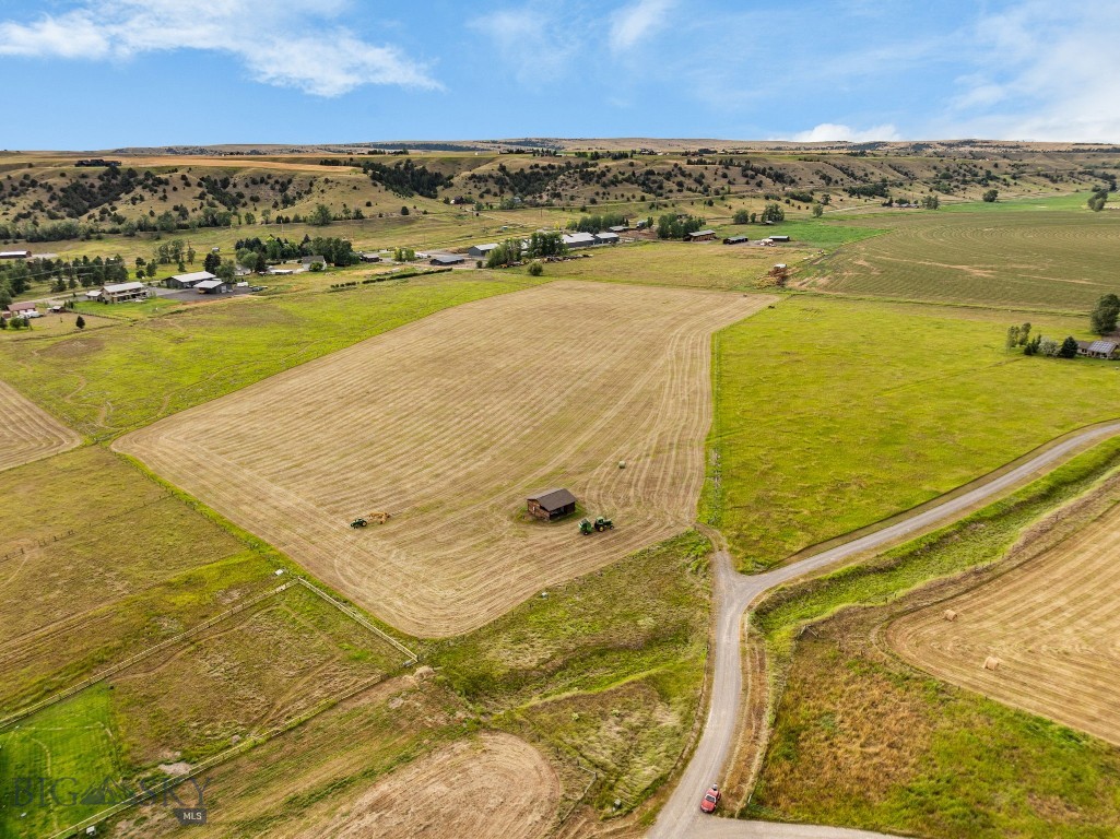1687 Cottontail Road Property Photo 37