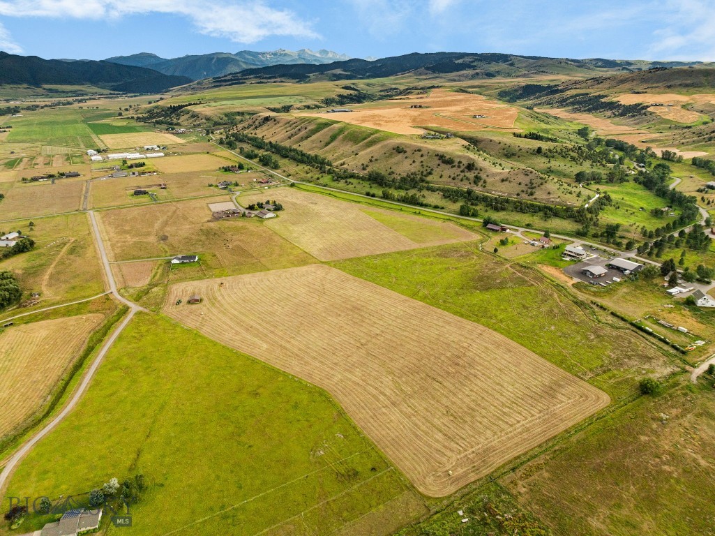 1687 Cottontail Road Property Photo 40