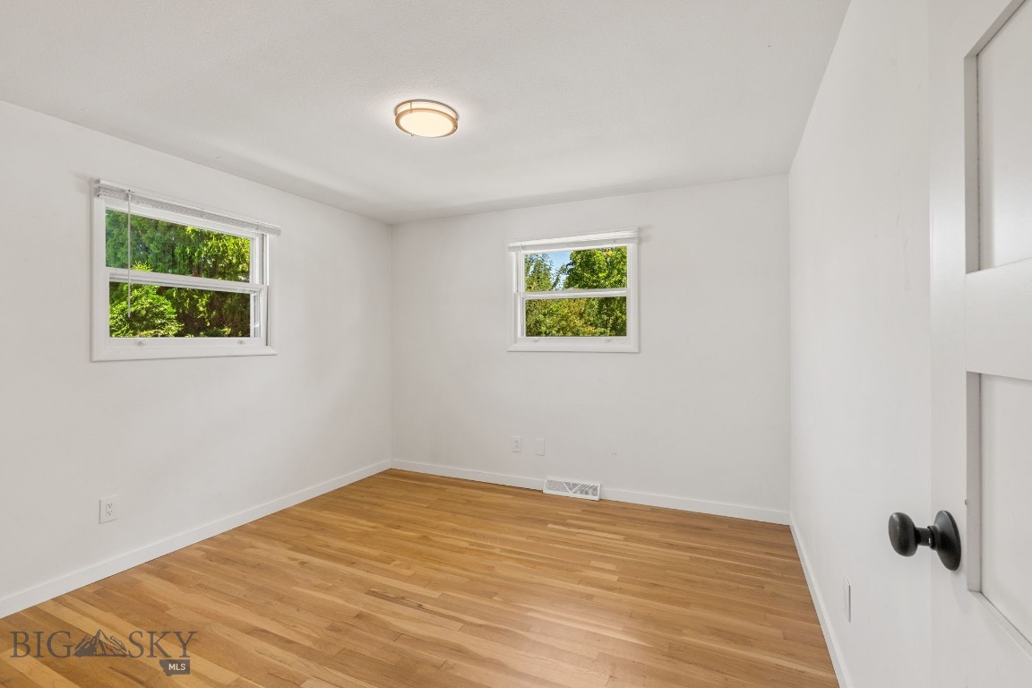 439 N 10th Avenue Property Photo 9
