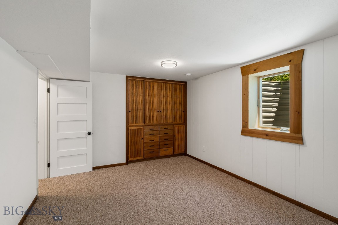 439 N 10th Avenue Property Photo 18