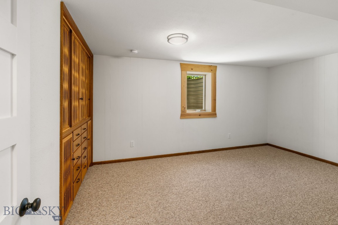 439 N 10th Avenue Property Photo 19