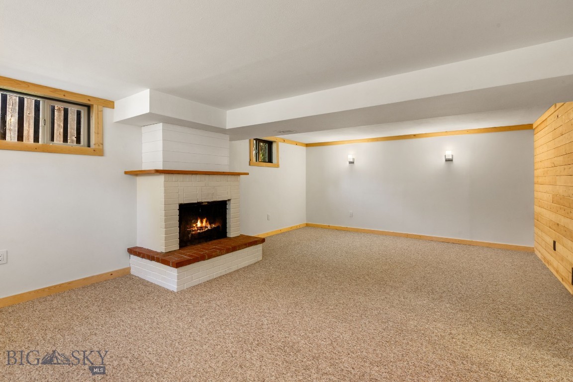 439 N 10th Avenue Property Photo 20