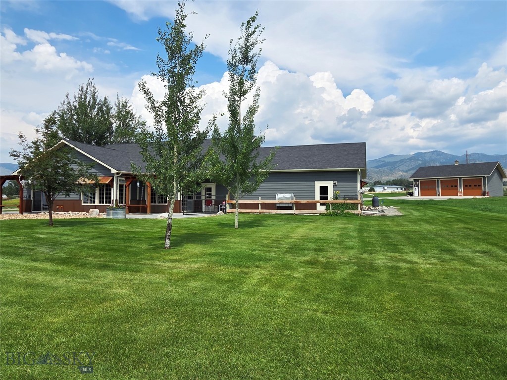 6 Hawks Court Property Photo 1