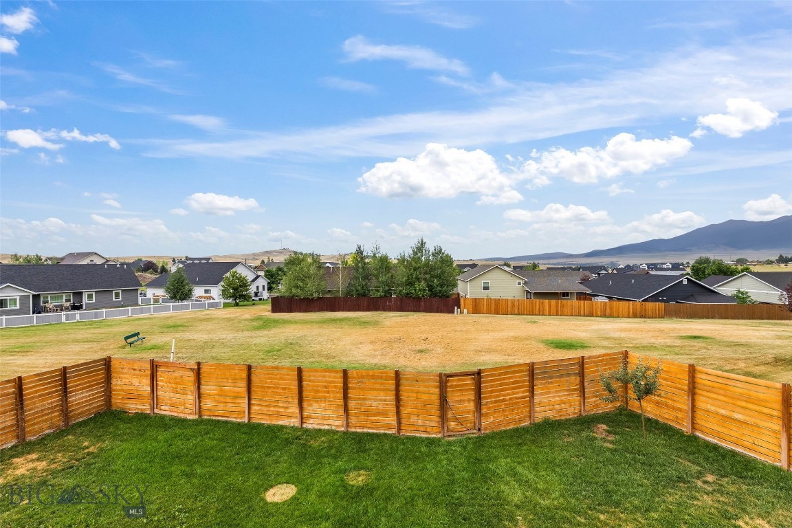 1122 Ridgeview Trail Property Photo 3
