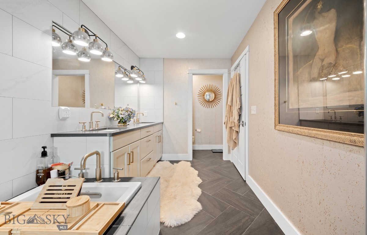 19 E Lamme Street Property Photo 43