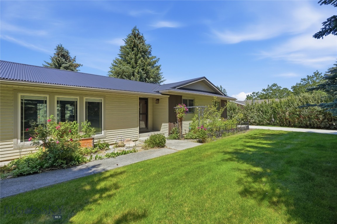7013 Jade Property Photo 3