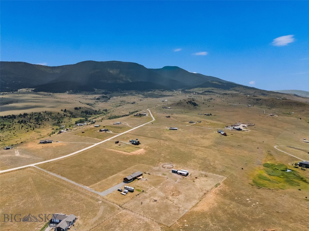 110 Buffalo Trail Property Photo 4