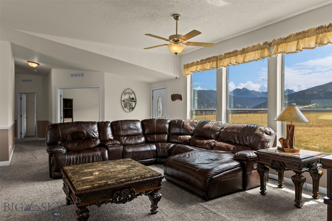 110 Buffalo Trail Property Photo 8