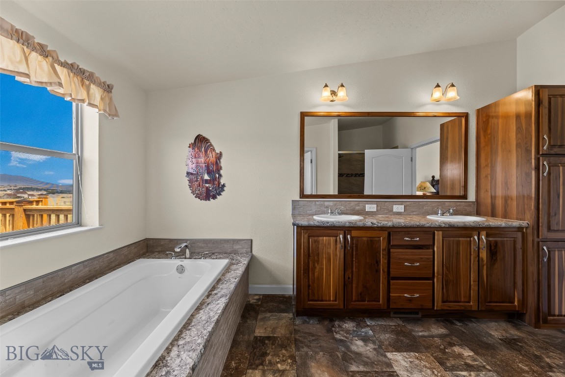 110 Buffalo Trail Property Photo 26