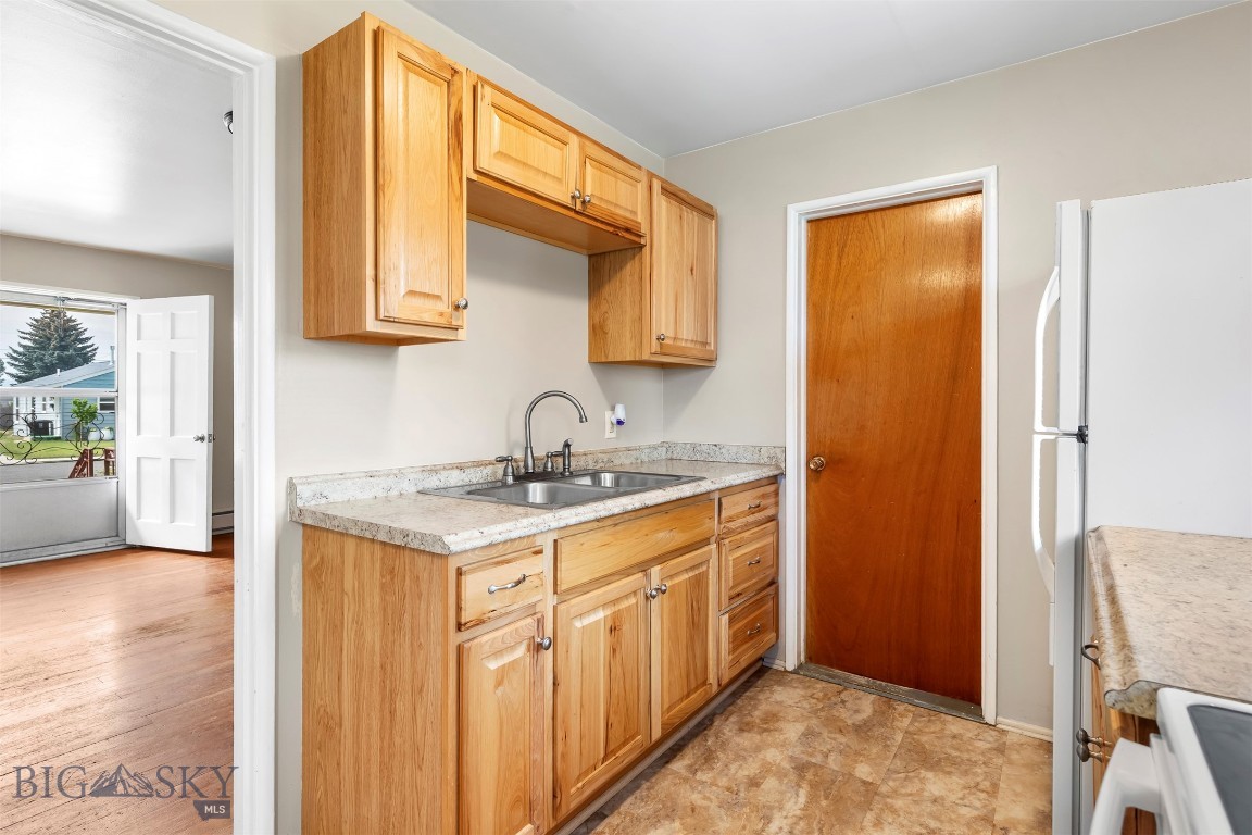 2255 North Property Photo 12
