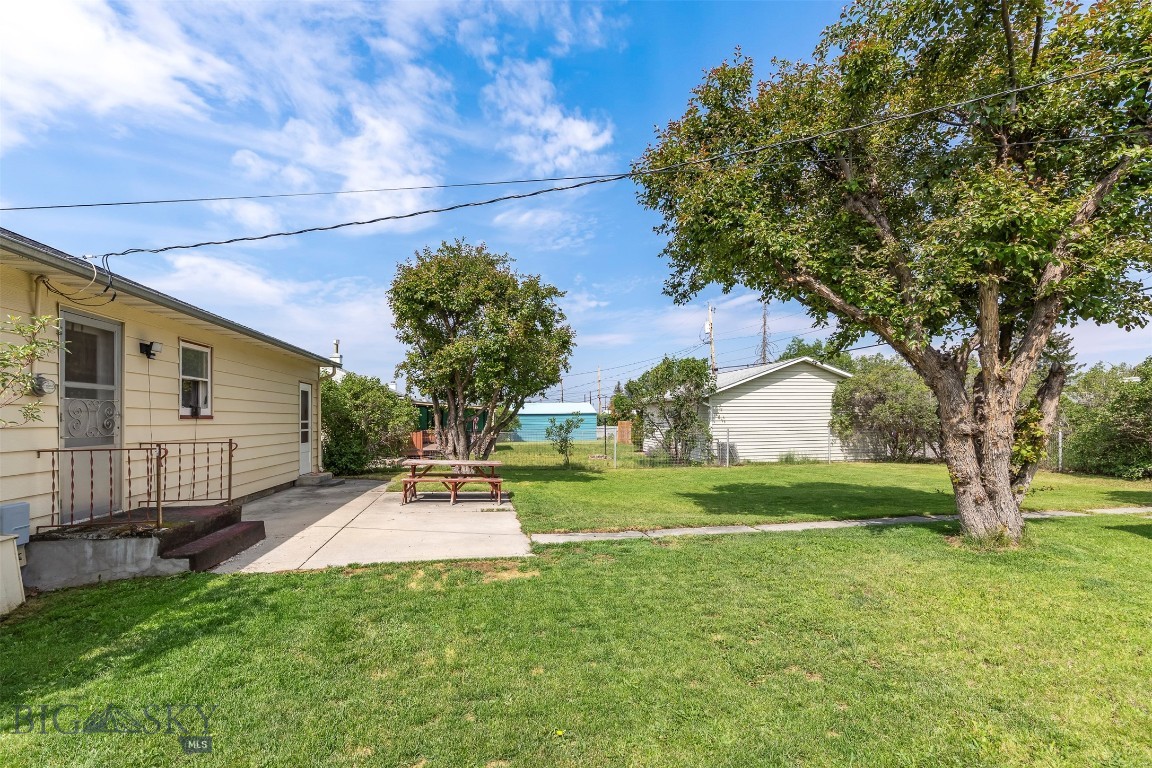 2255 North Property Photo 21